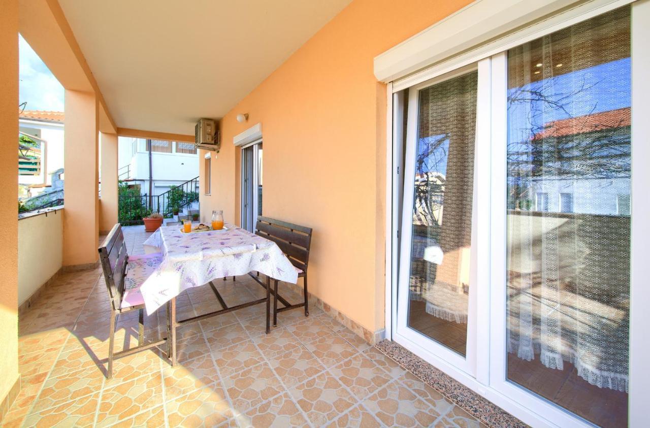 Apartments Petra Krk Town Exterior foto