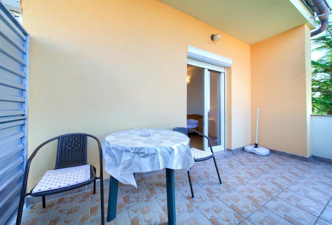 Apartments Petra Krk Town Exterior foto