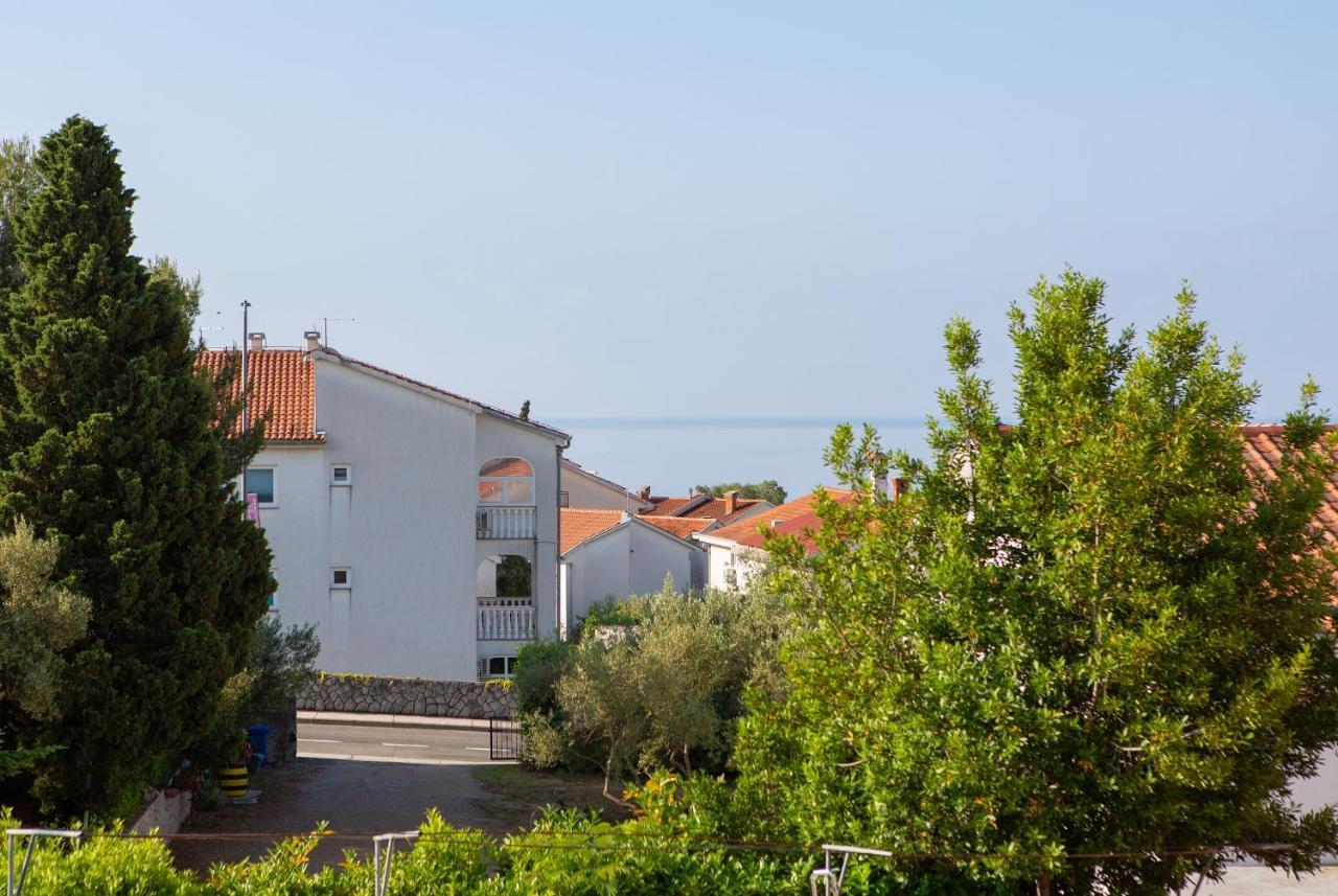Apartments Petra Krk Town Exterior foto